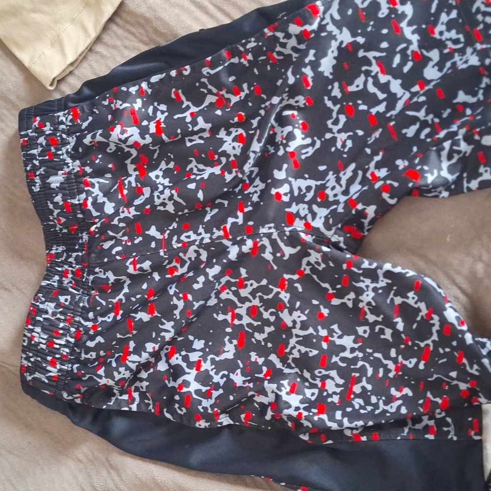 Used in great condition size 7 color red